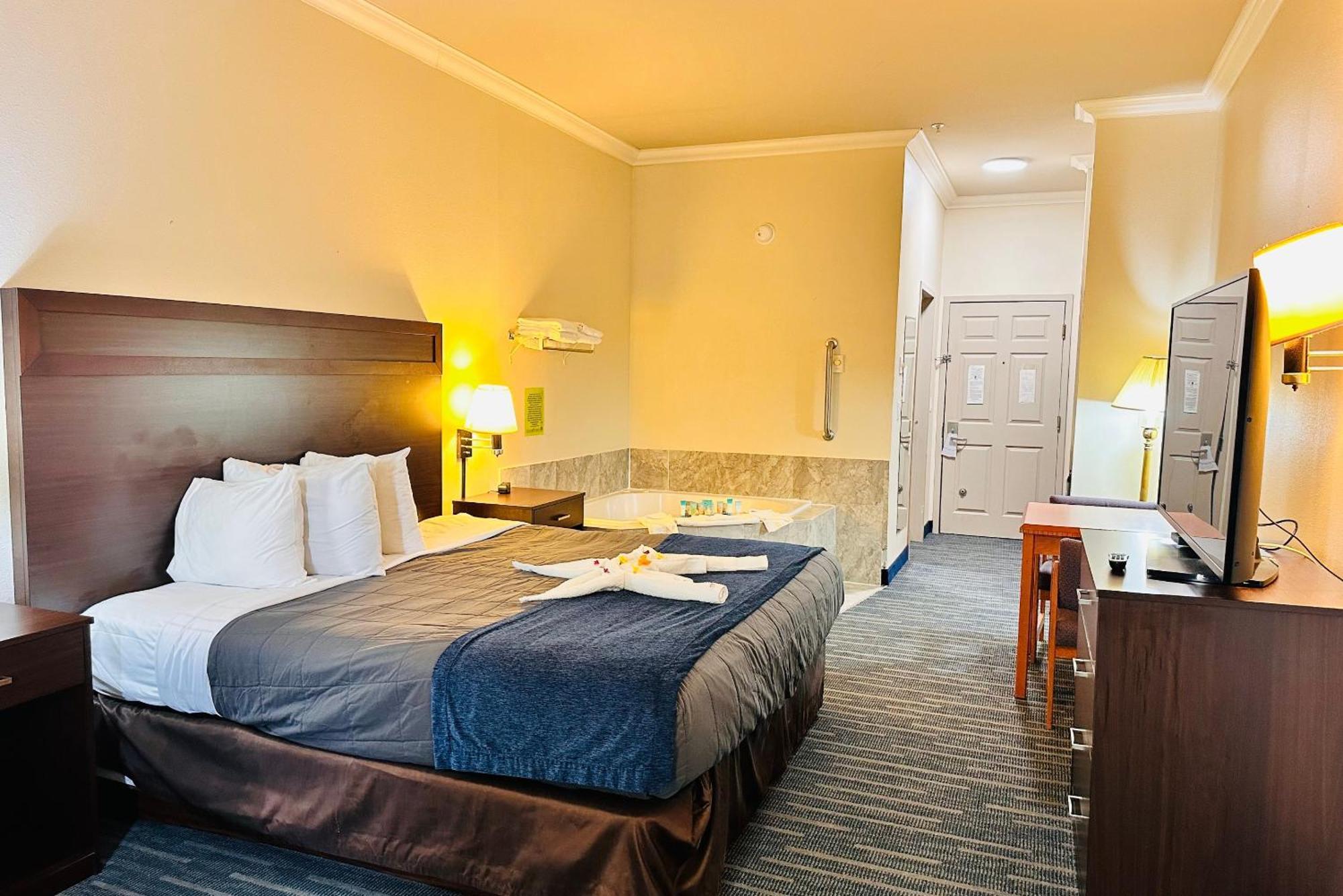 Coratel Inn And Suites By Jasper Ocean Shores Bagian luar foto