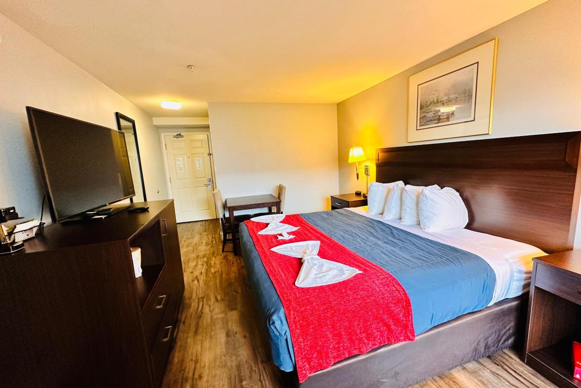 Coratel Inn And Suites By Jasper Ocean Shores Bagian luar foto