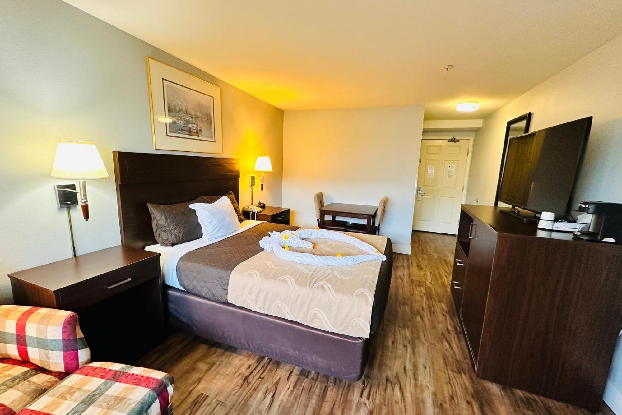 Coratel Inn And Suites By Jasper Ocean Shores Bagian luar foto