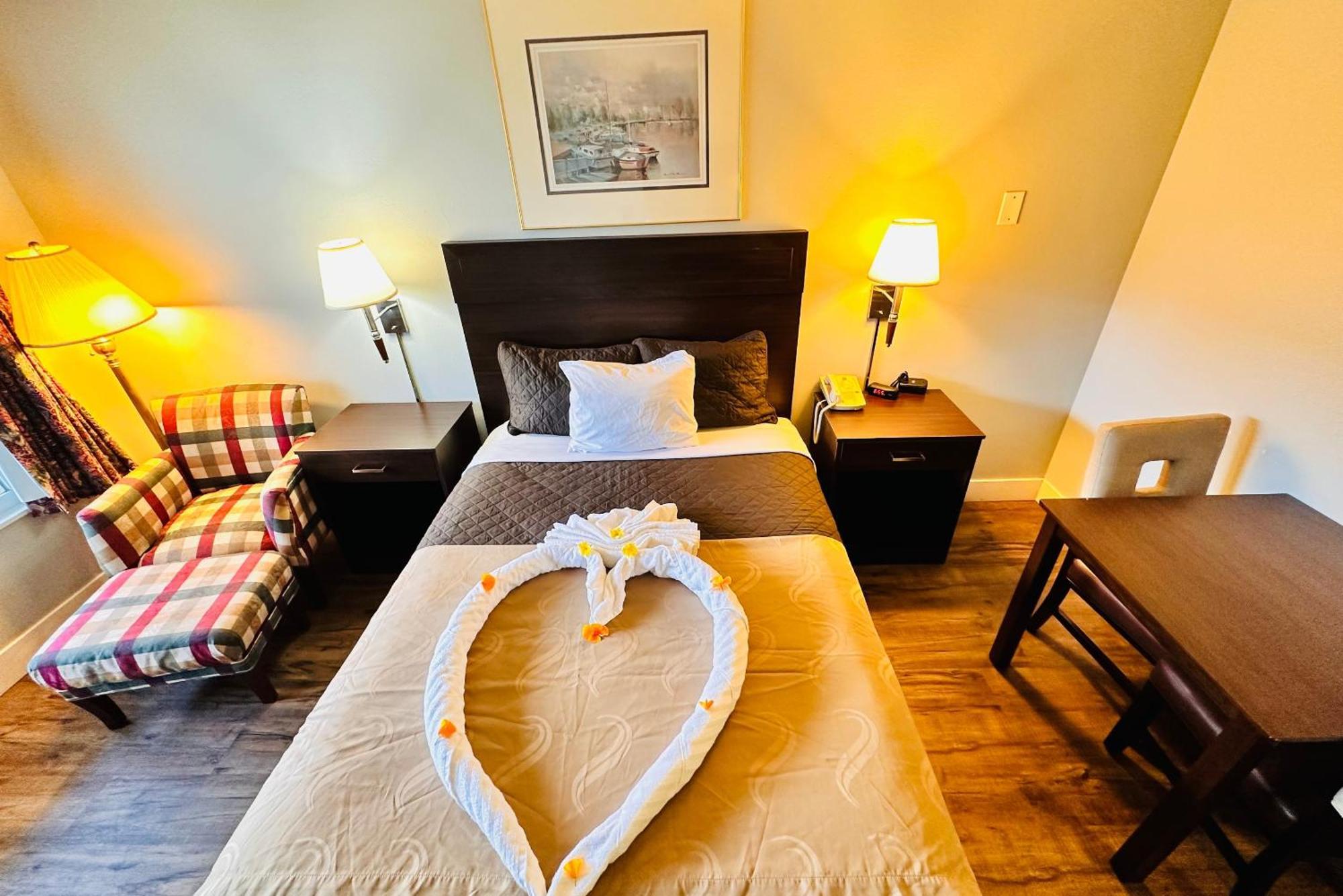 Coratel Inn And Suites By Jasper Ocean Shores Bagian luar foto